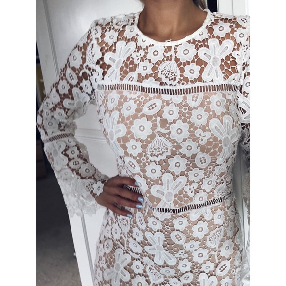 Bloomingdale’s White Lace Dress - Picture 3 of 3